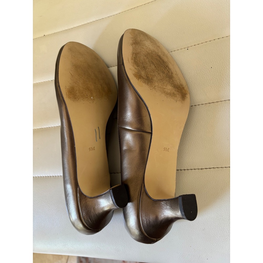 Array Bronze Metallic Leather Kitten Heel Pumps Round Toe Shoes 9M 180379 - Picture 7 of 9